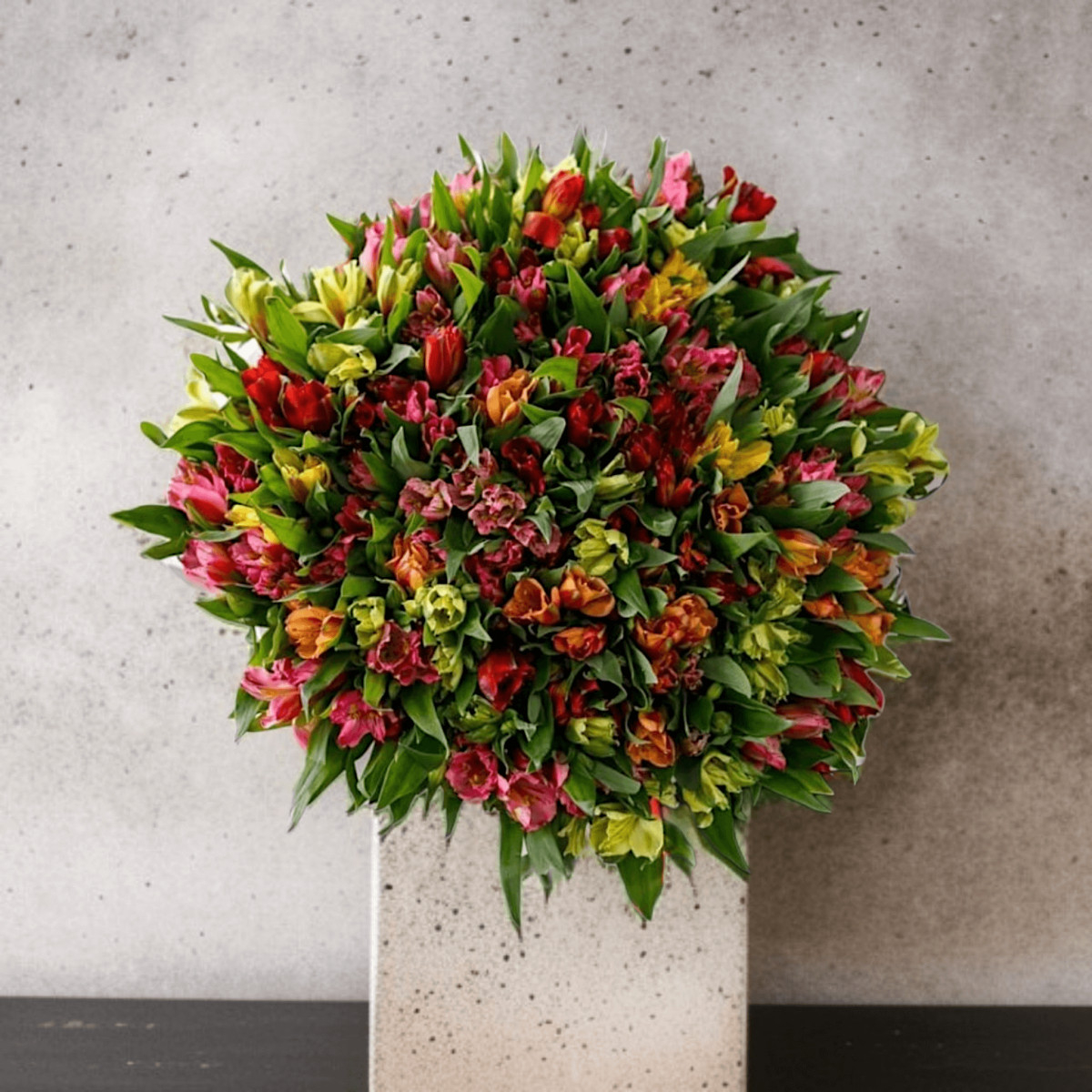 Puokštė "Alstromerijų Gama" 11 vnt....